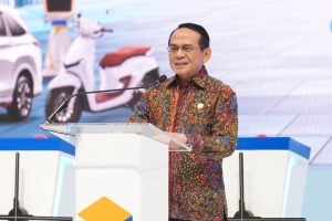 Kepala Eksekutif Pengawas Lembaga Pembiayaan, Perusahaan Modal Ventura, Lembaga Keuangan Mikro dan Lembaga Jasa Keuangan Lainnya OJK, Agusman, dalam kata sambutannya menyebutkan bahwa industri keuangan memainkan peran strategi di industri otomotif.