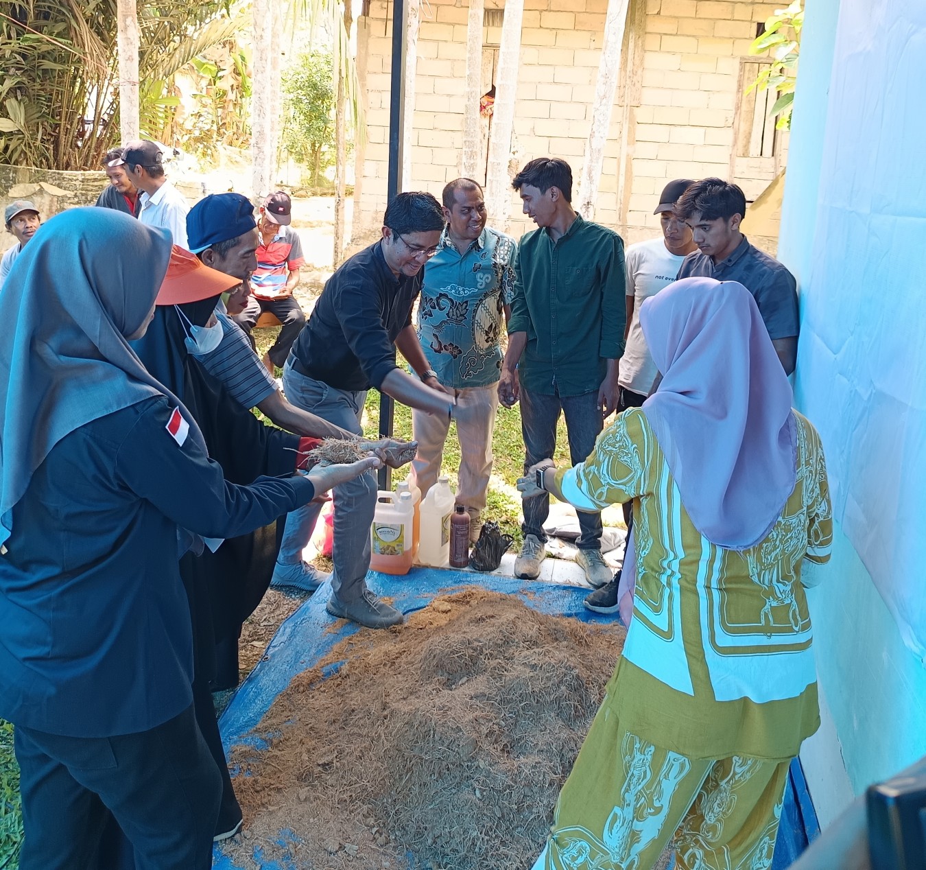 Peternak Sapi Bali Lewat Pakan Lokal