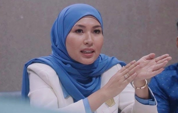 Apriliani Puspitawati pun menyoroti minimnya tempat sampah