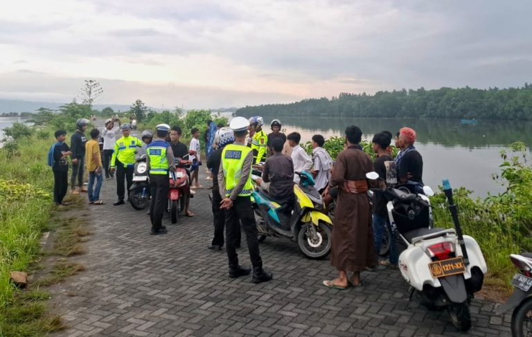 Ditlantas Polda Sultra Patroli Subuh