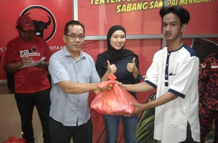 DPC PDI Perjuangan Kendari Bagi 150