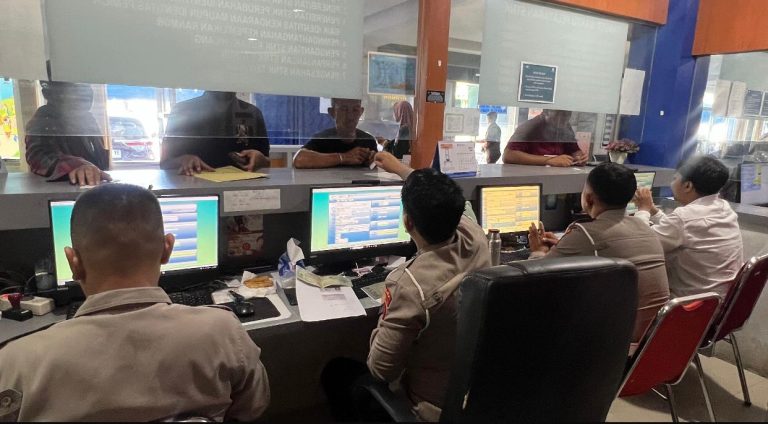 Pelayanan STNK Ditlantas Polda Sultra