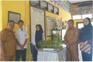 SMPN 7 Kendari Terima 150 Bibit Cabai dan Tomat. (Dok/Sultrarv.id)